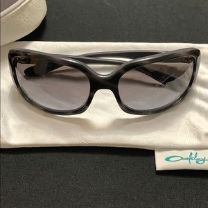 Women’s Oakley Disguise Sunglasses